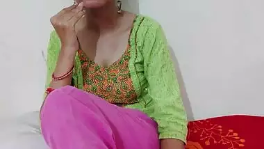 Desi Stepmom Convinced By Horny Stepson For Hard Fuck Desi Hot Sexy Stepmom Ka Teen Son Ne Chudai Pani Nikal Diya! Hindi