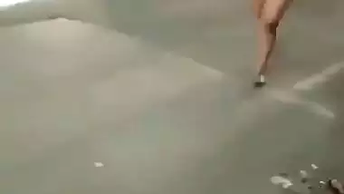 Indian nude MMS of a Kolkata slut walking naked on streets