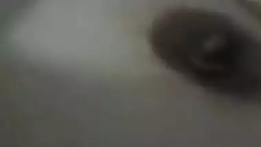 Real MMS video of Desi guy drilling bald XXX twat of mature Bhabhi