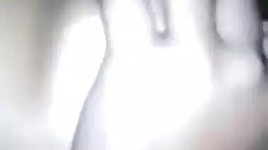 Desi cutie is horny and it's a reason to play with XXX melons