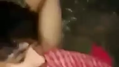 Village XXX whore has pussy fucked by Desi neighbour in the fresh air