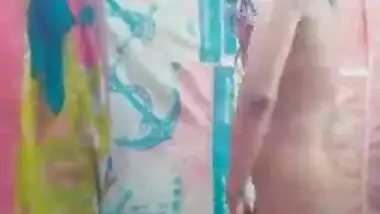 Open nude bath video shot by this young girl for her bf