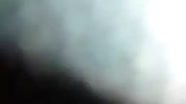 Desi nympho makes her own MMS video where she exposes XXX body parts