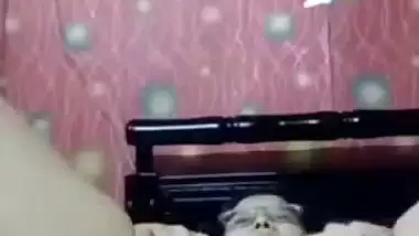 Viral tanker Bengali MILF fingering on video call