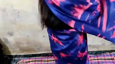 XXX video where man fucks the Desi from behind and cums on ass