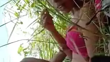 Man penetrates Desi woman and films XXX video for his MMS viewers