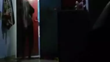 Naked Desi woman walks into apartment without knowing that XXX tenant films sex video