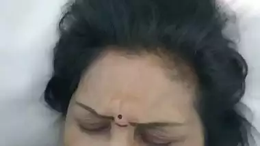 Wife mouth fucking during honeymoon in hotel room