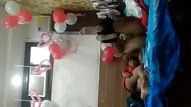 Loud moaning Indian XXX video with friends wife