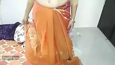 [ Indian porn XXX ] Desi real sexy bhabi aunty show her boobs and pussy