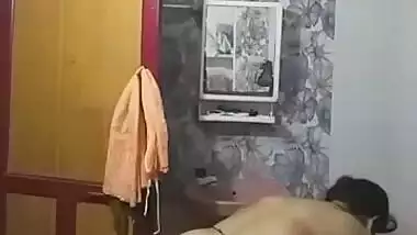 Tenant films voyeur porn video and the Desi landlady doesn't know it