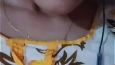 Cute Rajasthani GF showing nude boobs to boyfriend