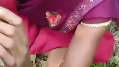 Village lady experiencing desi outdoor sex in the jungle