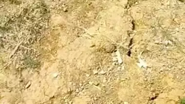 45 yo Desi aunty in sexy body blows dick and fucks outdoors