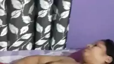 Man asked Indian wife to show off XXX boobs and pussy on camera in bed