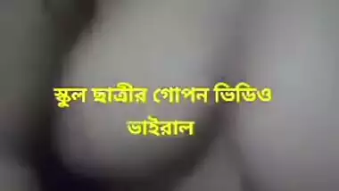 Chubby village gal with big XXX breasts fingers her Desi twat on cam