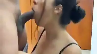 Sexy secretary gives an Indian blowjob to her boss