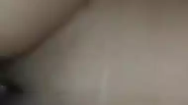 Indian XXX slut is nailed by Desi neighbour in her marital bed MMS