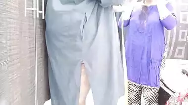 Fat Desi tailor fucks poor Pakistani girl into her XXX anal hole