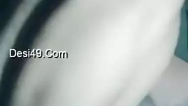 Amateur video of teen Indian in pink bra who masturbates pussy in room