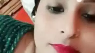 Stripchat girl Trisha playing with naked boobs