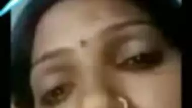 Sexy Desi MILF works for XXX webcam chat revealing her big boobs