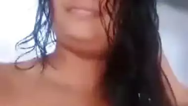 Camera helps Indian whore expose her beautiful XXX body parts worldwide