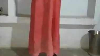 Indian Hot Village Bhabhi Ne Sadi Utarkar Apne Big Nipple Aur Tight Chut Dikhai