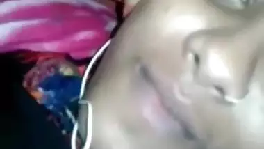 Today Exclusive- Sexy Desi Bhabhi Showing Her Boob And Pussy On Video Call