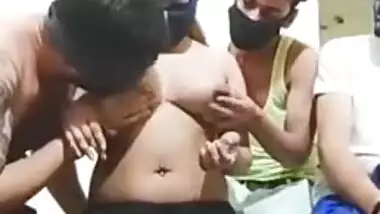 Desi slut and several Hindi fuckers in hot homemade group XXX porn