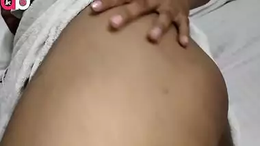 Towel Mein Desi Indian Girl Ko Hotel Mein Bula Ke Choda Or Khoob Mazze Liye Indian Hairy Chutt Ke