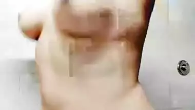 Desi girl in birthday XXX suit needs to show how her boobs bounce