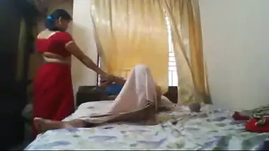 Desi bhabhi in red blouse and in-skirt hardcore sex