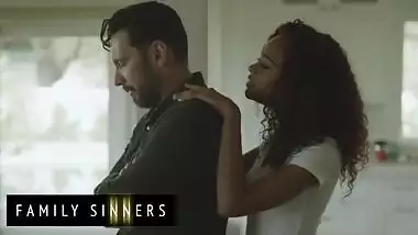 Family Sinners - Scarlit Scandal Gets Her Father In Law Tommy Pistol To Show Her His Tongue Ss