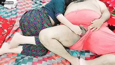 XXX Pakistani Mom And StepDad Real Sex And Romance In The Early Morning On The Bed With Clear Hindi Audio