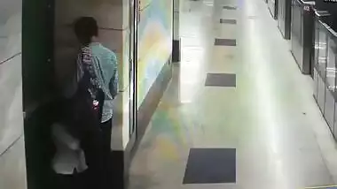 Metro station oral pleasure sex movie of a juvenile and horny couple