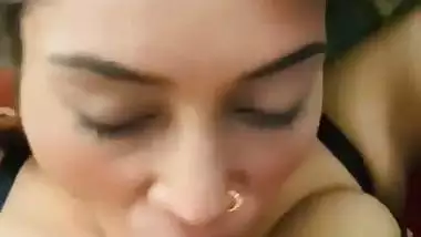 Hot model gives an Indian blowjob to her lover