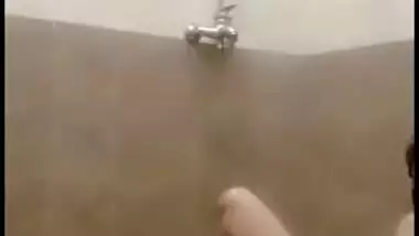 Desi bhabhi gets herself ready for anal XXX sex in the bathroom