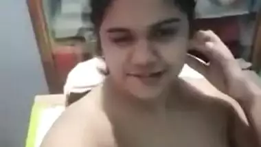 Telugu gal shows perky XXX boobs in video recorded for Desi boyfriend