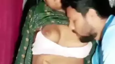 HD Tamil sex MMS of a wild lover eating his horny GF