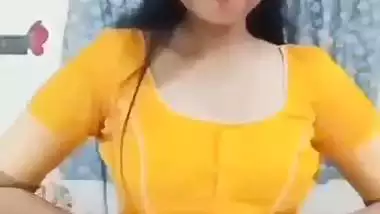 Girlfriend in saree did striptease nude viral show