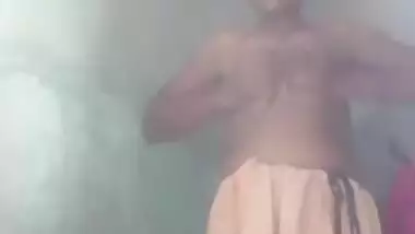 XXX whore enjoys MMS popularity spreading pussy lips wide for Desi fans