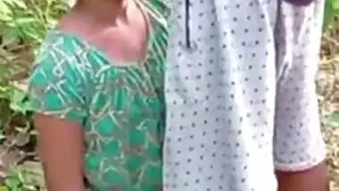 Wife gets sex on the jungle with her lover! Desi Mms video online