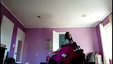Spying on matured desi aunty dressing in bedroom