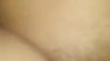 Amateur Indian guy films how he fucks XXX cunny during chudai with GF