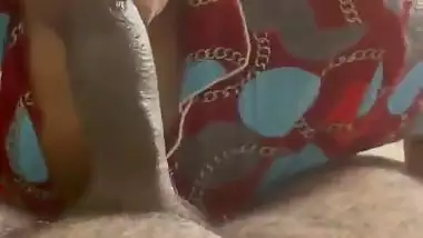 Mumbai girl gives an Indian blowjob to her roommate’s BF