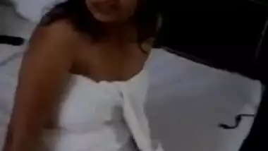 Indian girl doesn't want to flash XXX bodies for husband's amateur porn