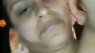 XXX Indian couple sharing sex video