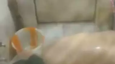 Beautiful desi girl bathing hidden spy porn