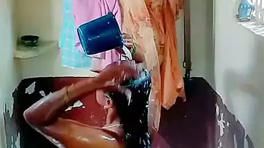 Big ass dusky girl bathing extended videos merged